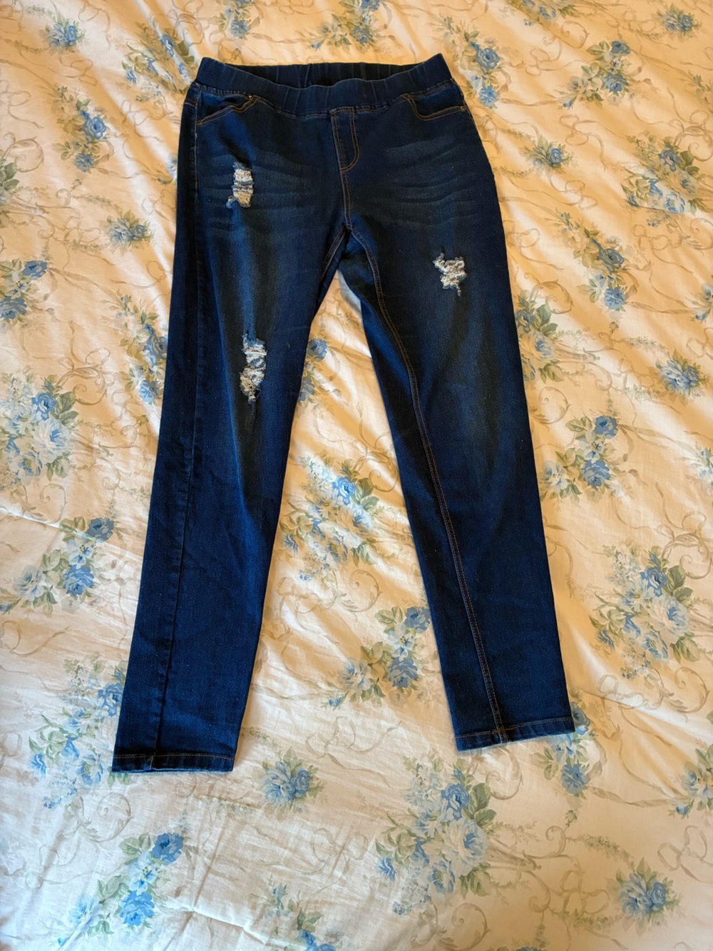 Women’s Dark Indigo Ripped Skinny Jeans